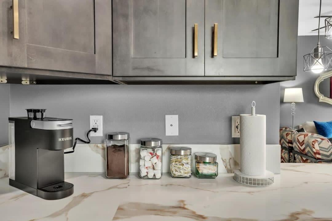 Professionals-Restaurants-Fastwifi-A C-Desk- Pets Apartment San Diego Bagian luar foto
