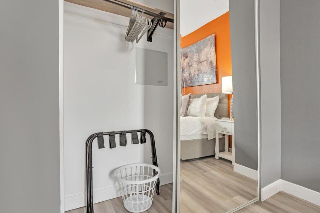Professionals-Restaurants-Fastwifi-A C-Desk- Pets Apartment San Diego Bagian luar foto