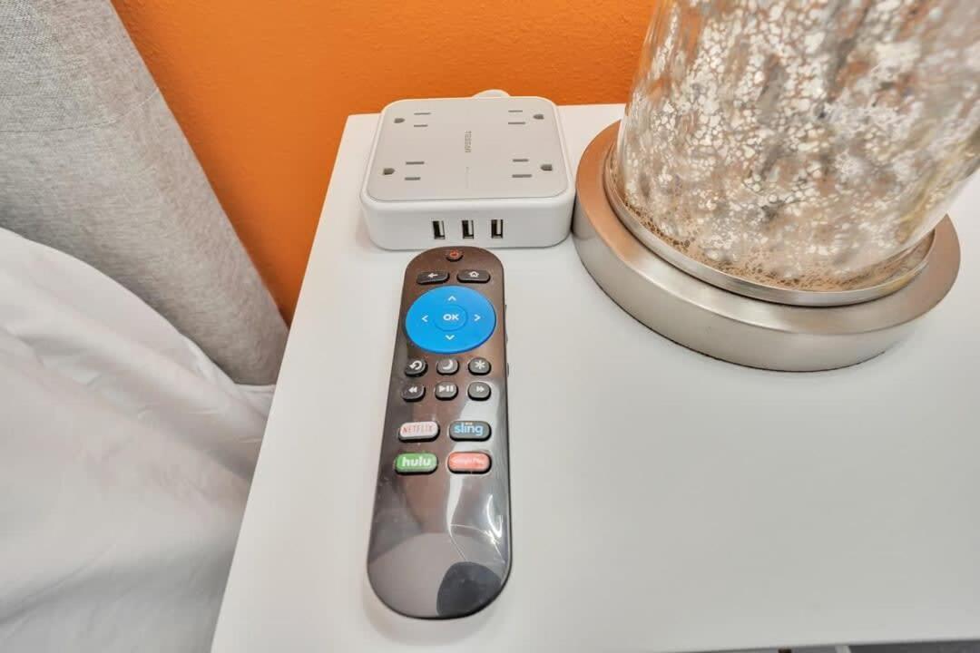 Professionals-Restaurants-Fastwifi-A C-Desk- Pets Apartment San Diego Bagian luar foto
