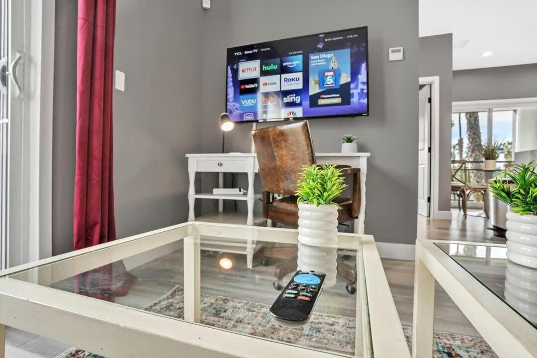 Professionals-Restaurants-Fastwifi-A C-Desk- Pets Apartment San Diego Bagian luar foto