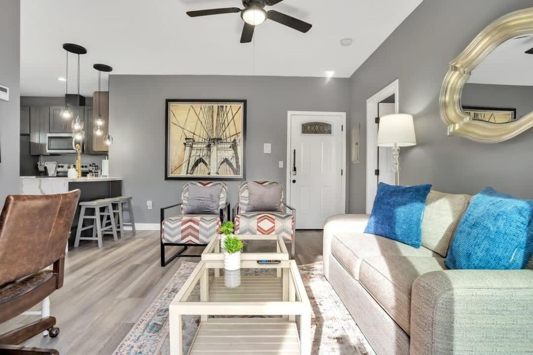 Professionals-Restaurants-Fastwifi-A C-Desk- Pets Apartment San Diego Bagian luar foto