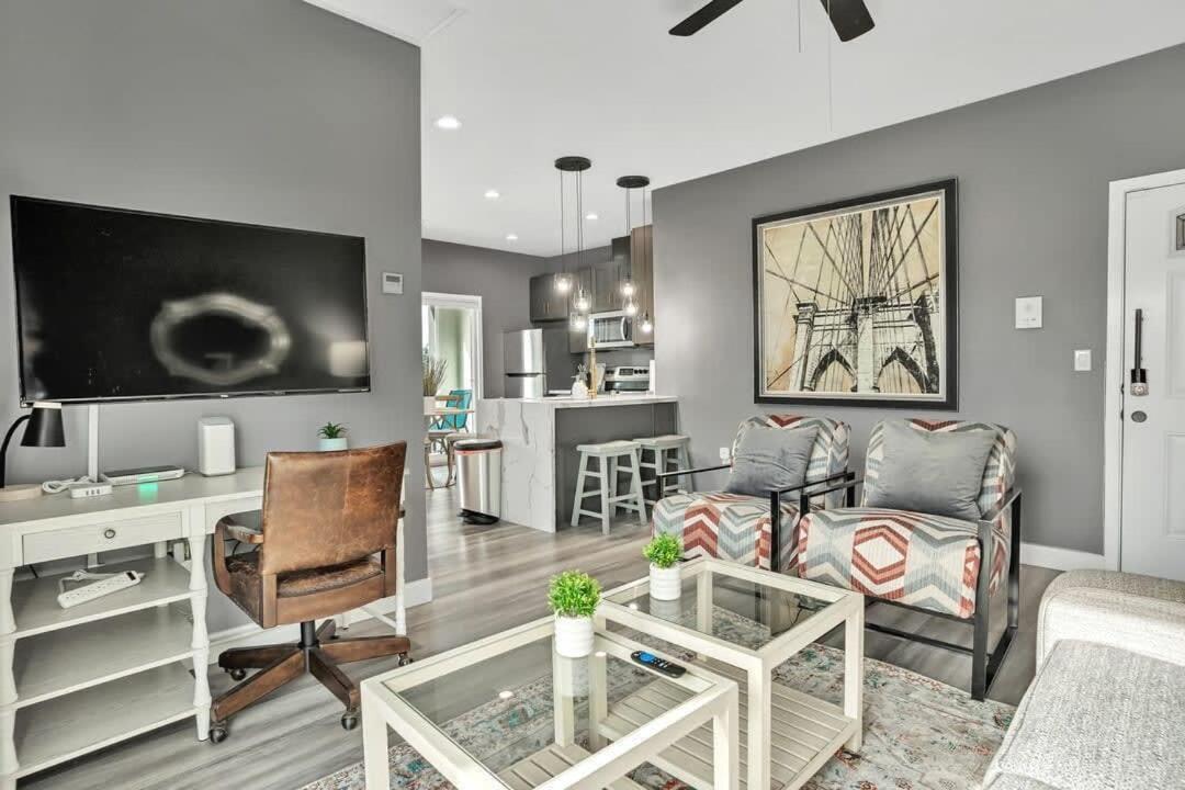 Professionals-Restaurants-Fastwifi-A C-Desk- Pets Apartment San Diego Bagian luar foto